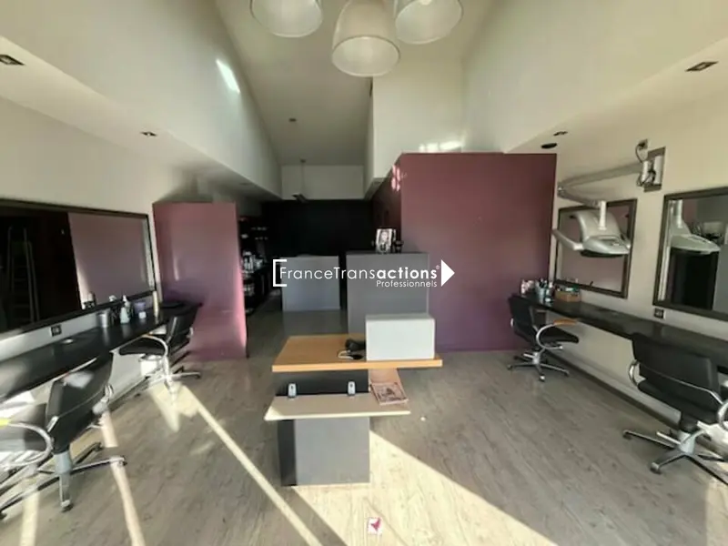 A LOUER LOCAL COMMERCIAL 135 M² 31200 TOULOUSE - COEUR RETAIL PARK 