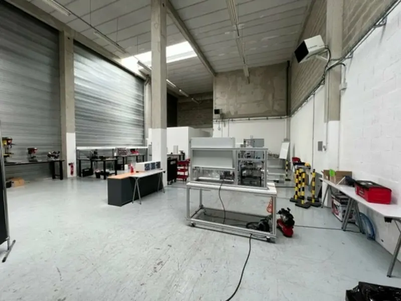 LOCAUX D'ACTIVITES A LOUER