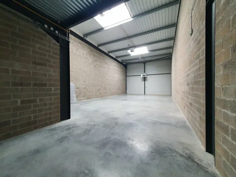 LOCAUX D'ACTIVITES DISPONIBLES A L'ACHAT