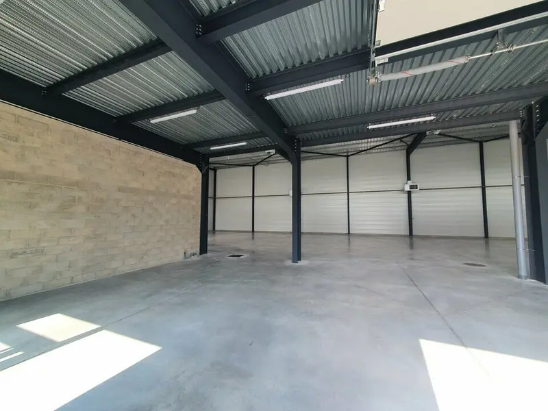 LOCAUX D'ACTIVITES DISPONIBLES A L'ACHAT