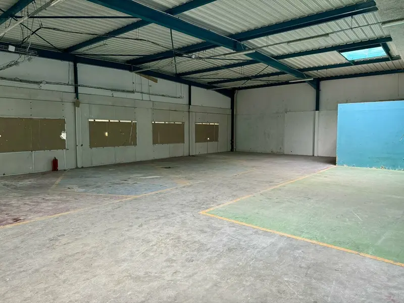 A louer Locaux d'activité 421m² Tremblay-en-France