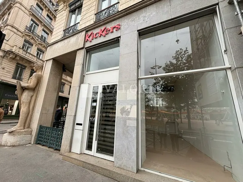A louer Local commercial  112m² Lyon 02
