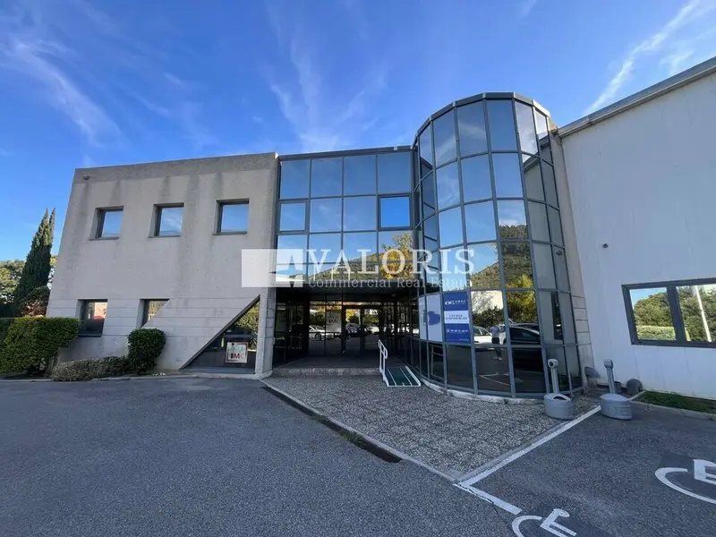 A louer Bureaux 754m² Gémenos