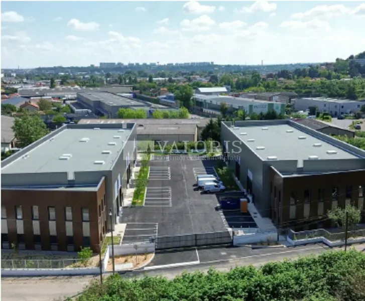 A vendre Locaux d'activité 948m² Saint-Genis-Laval