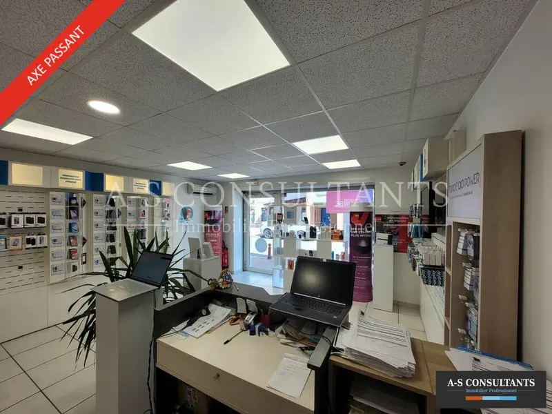 A louer Local commercial  51m² Rives