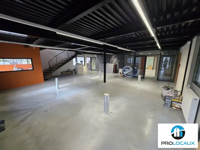 A louer Locaux d'activité 550m² Camon