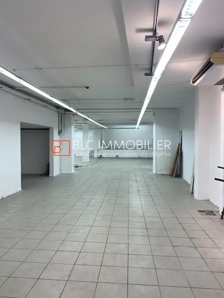 Local commercial 200 m2 à louer Avenue des Chartreux 13004 Marseille