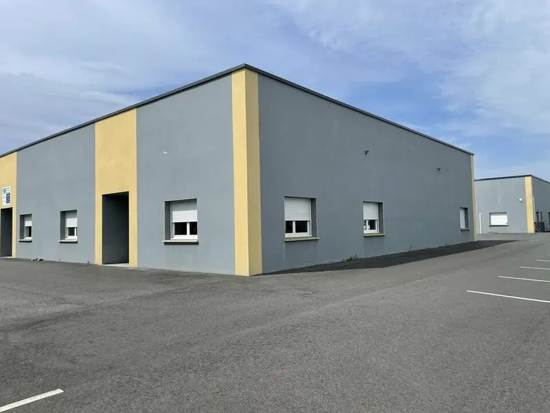 A louer 180 m² d'activité / bureaux bourguebus