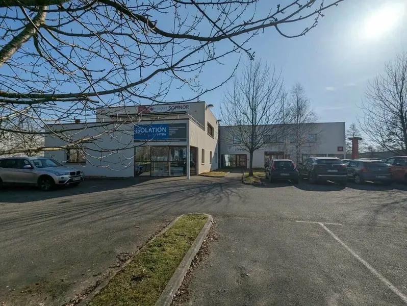 A louer Bureaux, emplacement stratégique! 