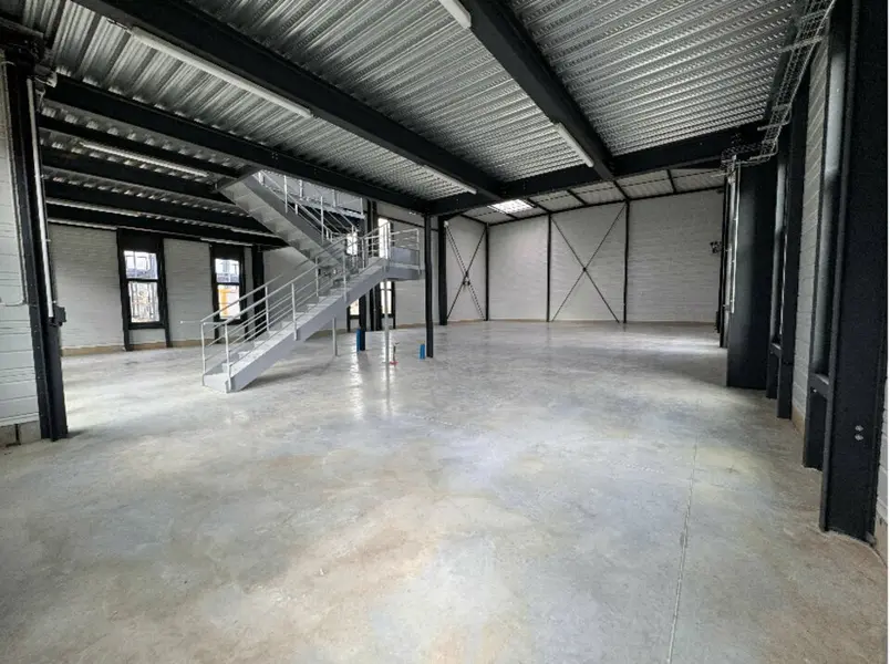 LOCAL D'ACTIVITE INDEPENDANT NEUF A VENDRE SECTEUR VAL D'EUROPE