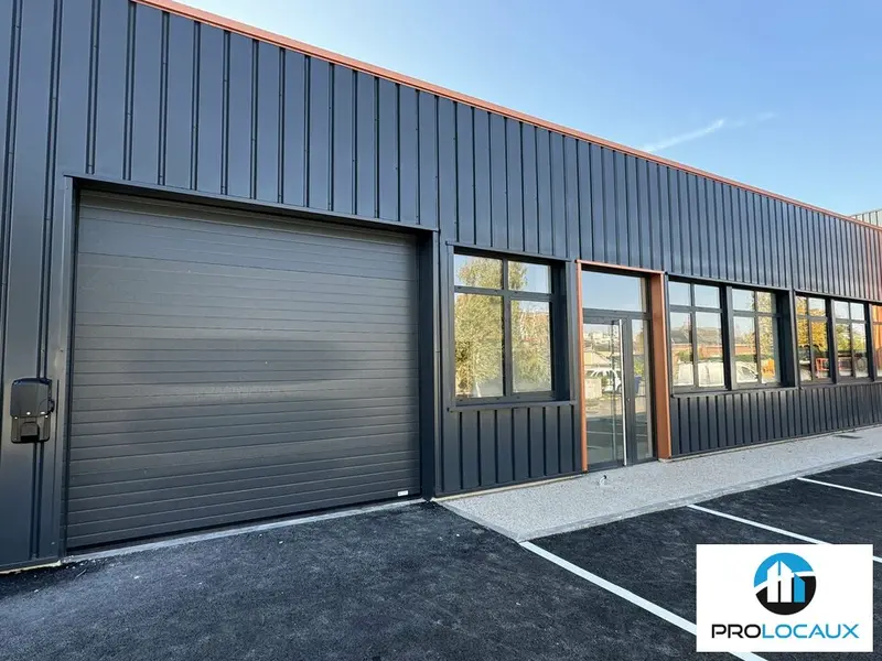 A louer Locaux d'activité 334m² Rivery