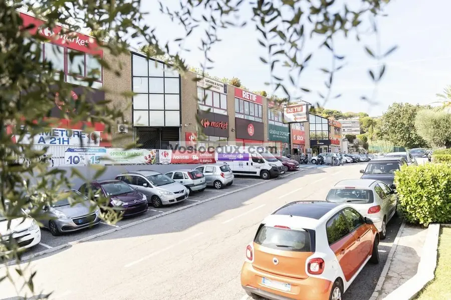 A louer Locaux d'activité 500m² Villeneuve-Loubet