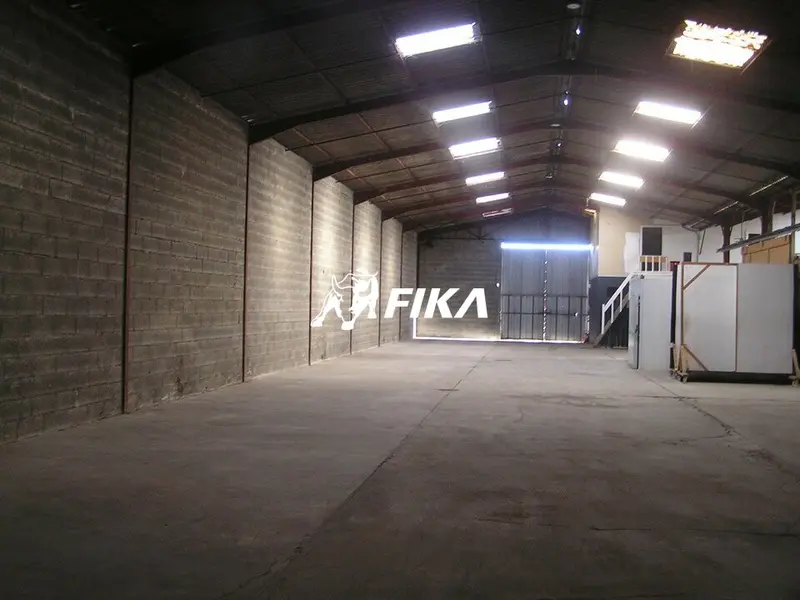 A LOUER LOCAL D'ACTIVITÉ 1 200 m² - (31140) SAINT-ALBAN