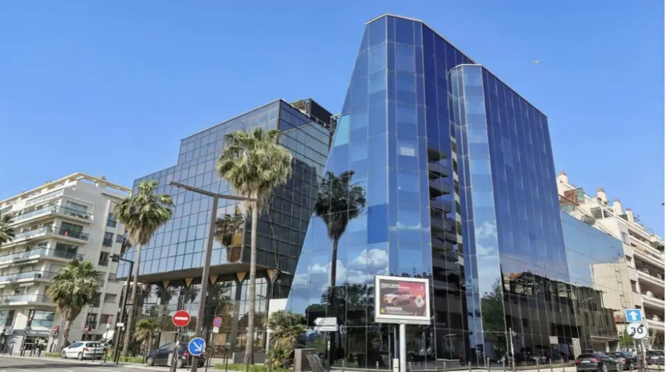 À LOUER  BUREAUX DE 170 M² À NICE OUEST 