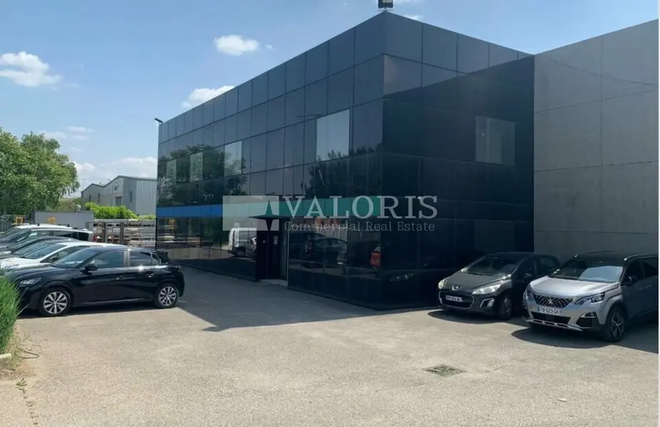 A louer Locaux d'activité 2750m² Vaulx-en-Velin