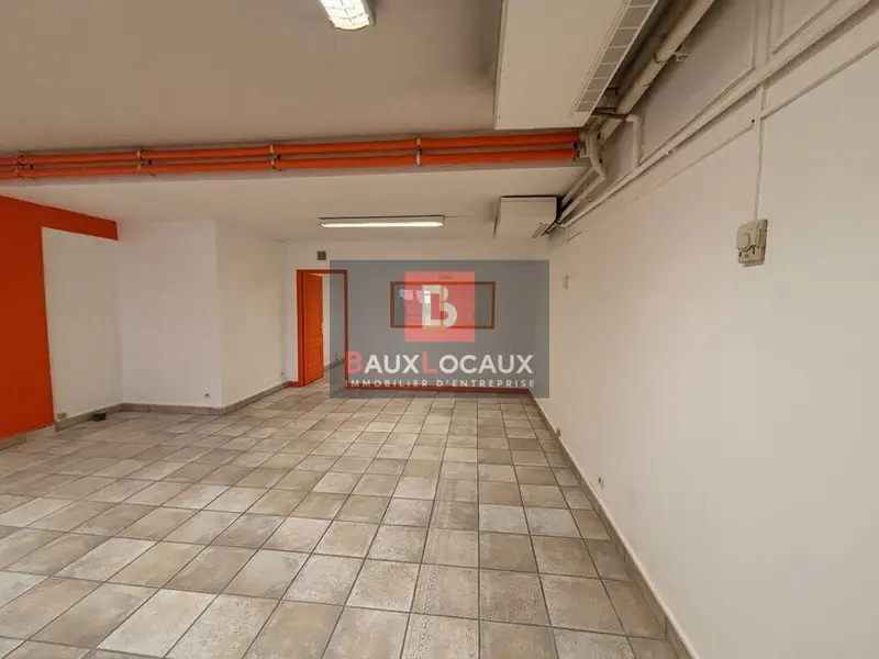 A louer Local commercial  80m² Les Angles