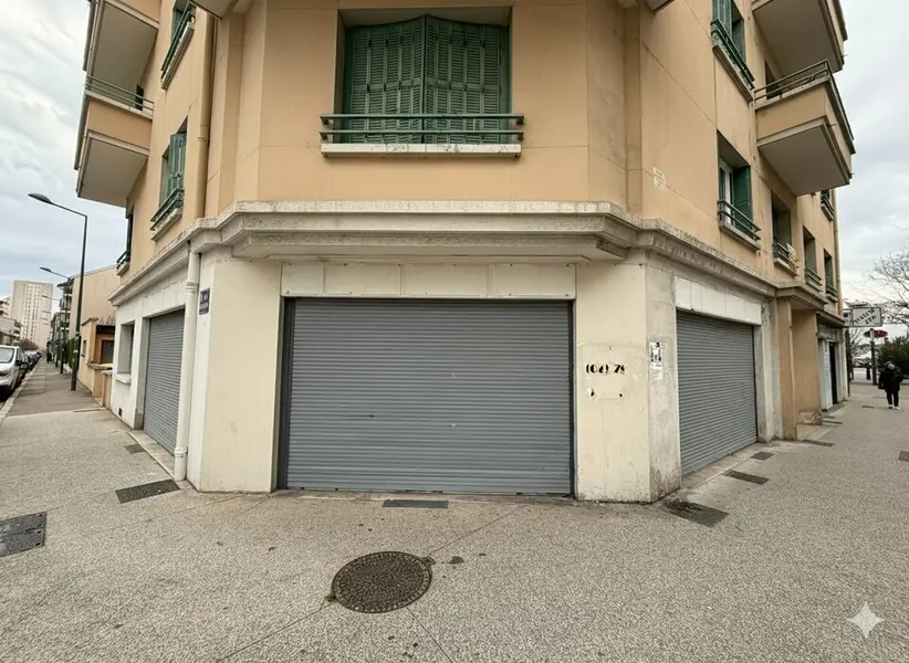 A louer Local commercial  100m² Villeurbanne