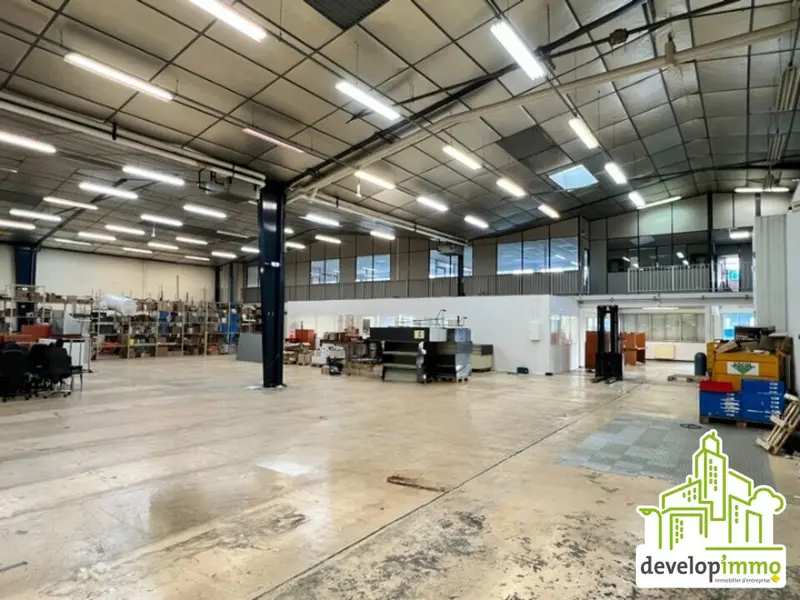 A louer Local commercial  1812m² Mondeville