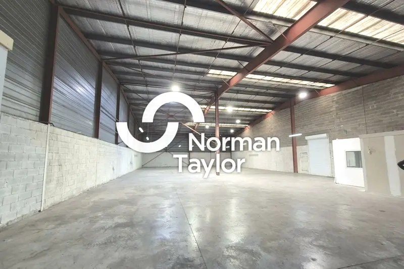 A louer Locaux d'activité 800m² Servian