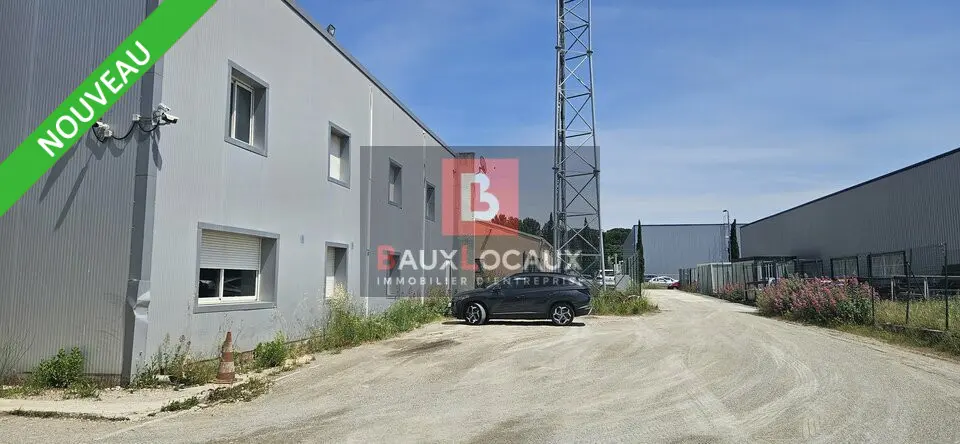 A VENDRE ENTREPOT AVEC BUREAU DE 380 M² SUR LA COMMUNE DE SORGUES 