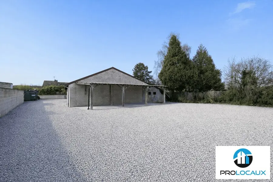 A louer Locaux d'activité 300m² Camon