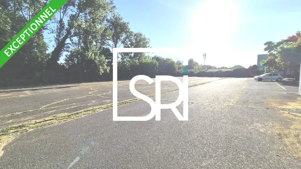 PROCHE A89 et  A71 - TERRAIN de 3000 m2 - 63200 RIOM