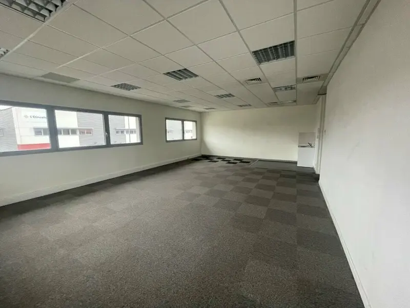 A louer Bureaux 69m² Saint-Priest