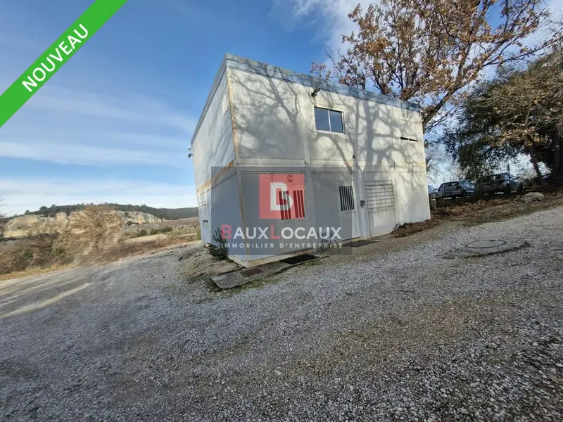 A LOUER SUR ST PAUL LES DURANCE TERRAIN de 2092m2+BUREAU de 150m2