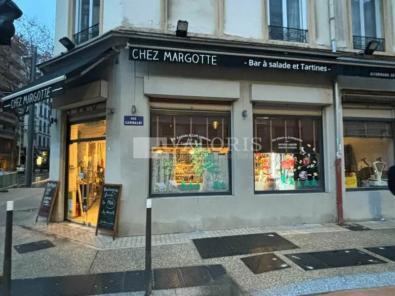 A vendre Local commercial  143m² Lyon 03