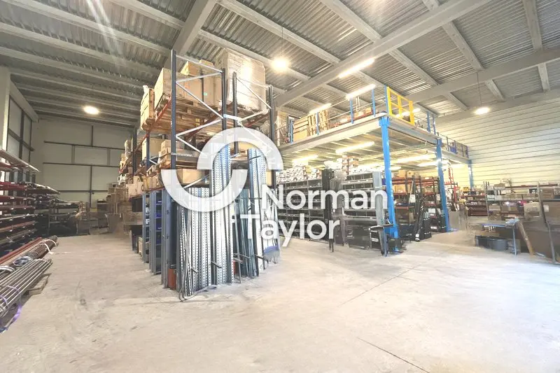 A louer Locaux d'activité 920m² Montpellier