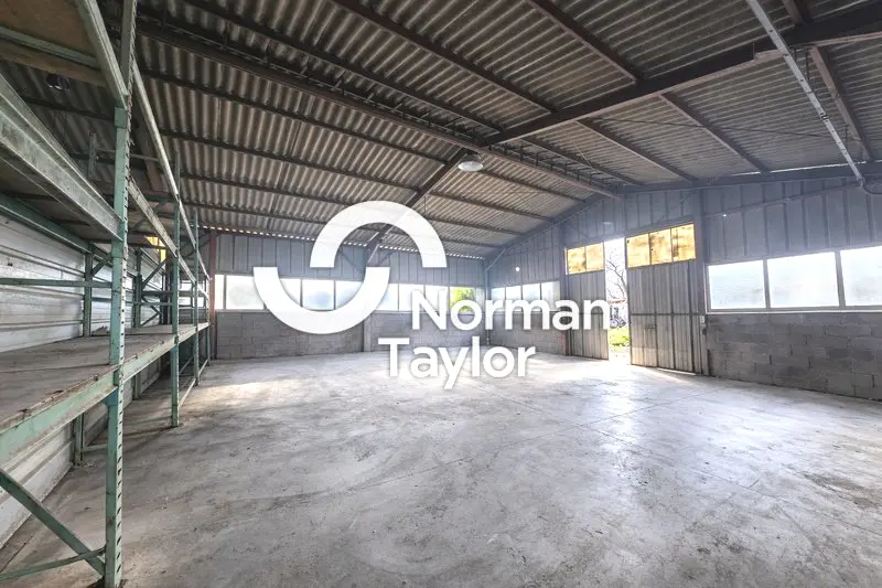 A vendre Locaux d'activité 360m² Perpignan