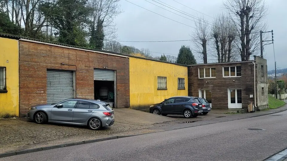 LOCAL D'ACTIVITES/ARTISANAL ANCIEN AUX PORTES DE ROUEN RIVE DROITE.