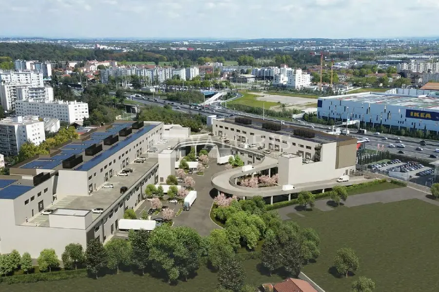 Entrepôt / Activité à louer - Vénissieux (69200) - 8618 m²