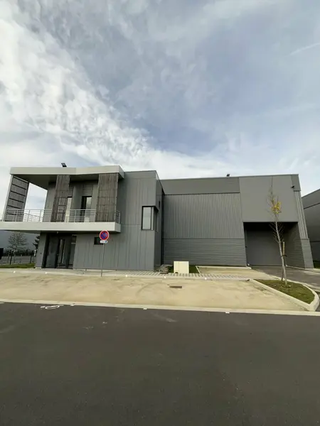 Entrepôt / Activité à vendre - Chanteloup-En-Brie (77600) - 869 m²