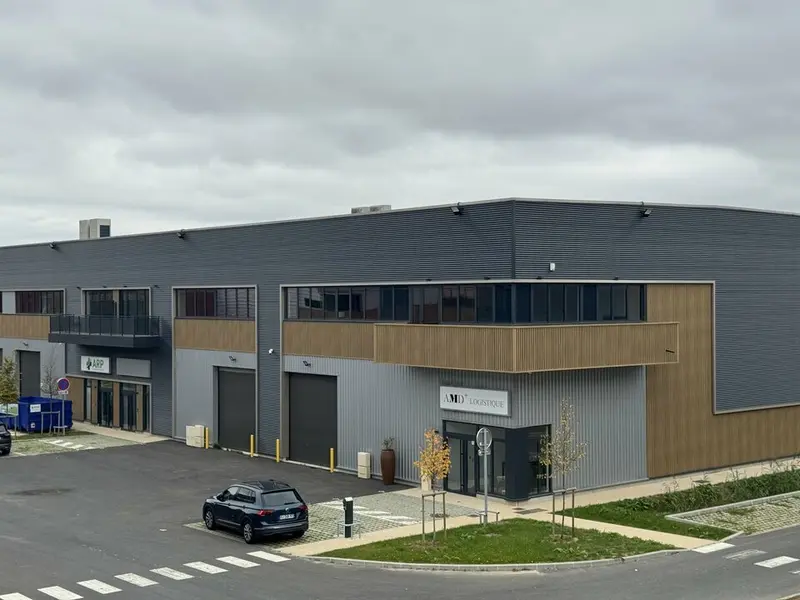 Entrepôt / Activité à louer - Chalifert (77144) - 690 m² - 6 108 €/mois