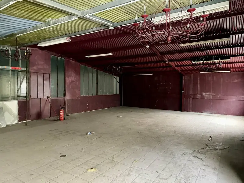 A vendre Local commercial  2100m² Saint-Denis