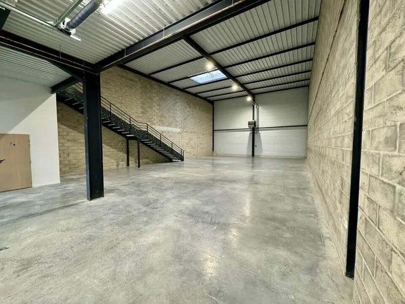 Entrepôt / Activité à louer - Le Thillay (95500) - 360 m² - 3 593 €/mois
