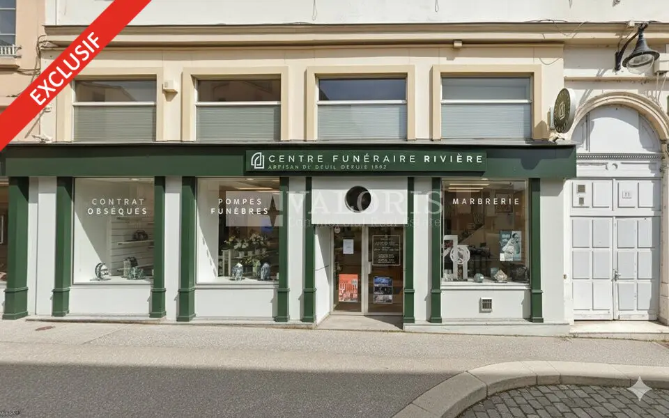 A vendre Local commercial  126.8m² Lyon 04