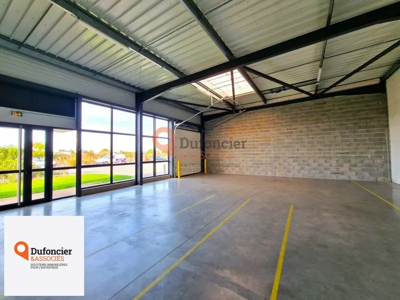 Entrepôt / Activité à louer - Poitiers (86000) - 120 m² - 850 €/mois
