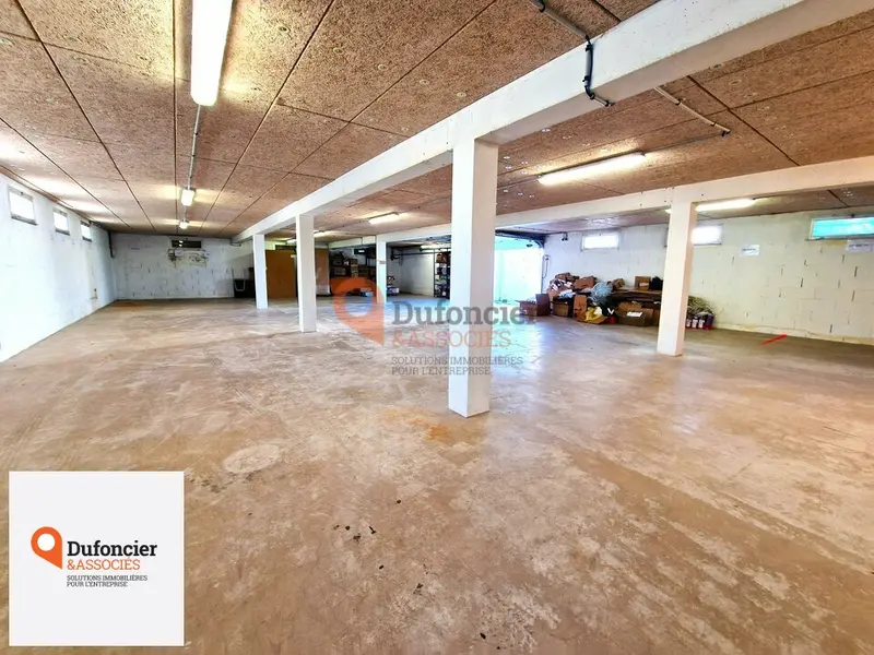 Entrepôt / Activité à louer - Chasseneuil-Du-Poitou (86360) - 235 m² - 791 €/...