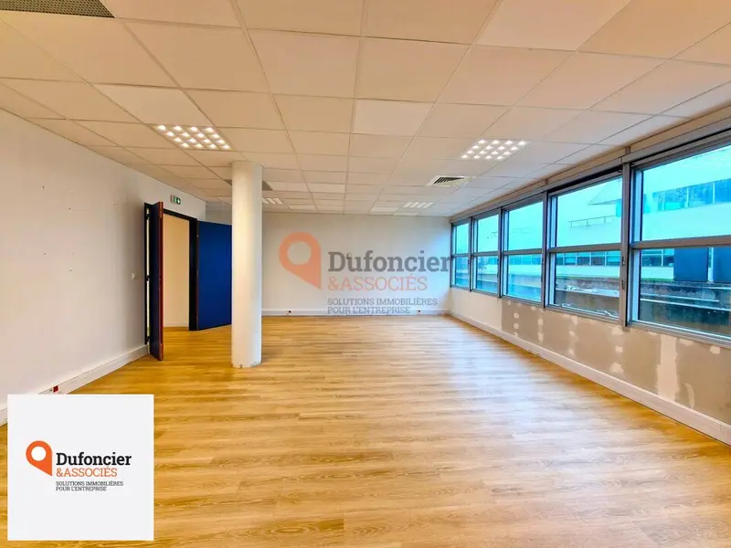 Bureau à louer - Chasseneuil-Du-Poitou (86360) - 159 m² - 1 590 €/mois