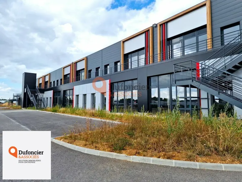 Entrepôt / Activité à louer - Poitiers (86000) - 1200 m² - 13 350 €/mois