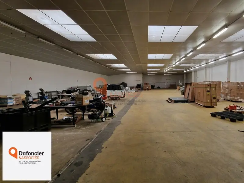 Entrepôt / Activité à louer - Vouneuil-Sous-Biard (86580) - 1365 m² - 4 550 €...