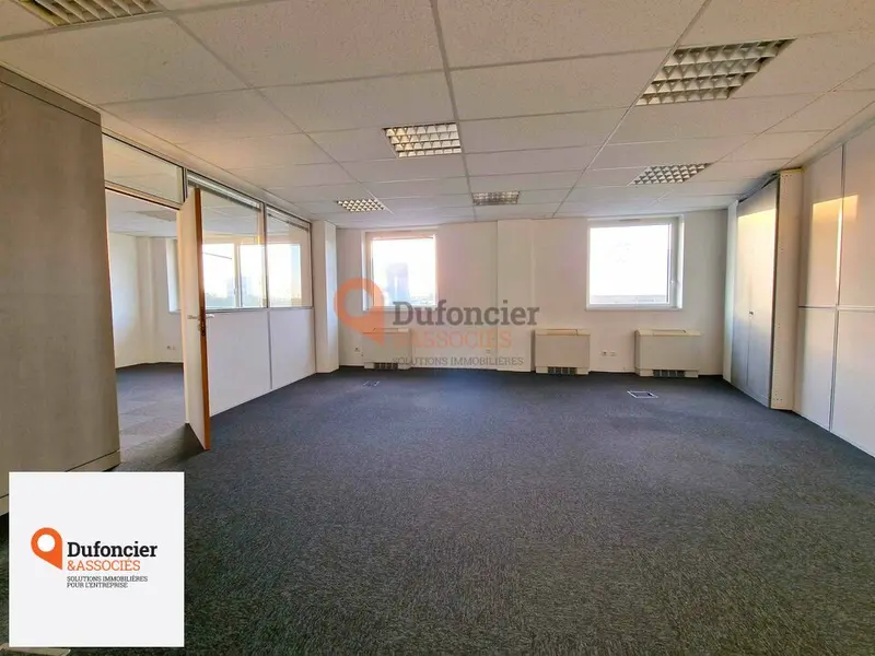 Bureau à vendre - Chasseneuil-Du-Poitou (86360) - 80 m²
