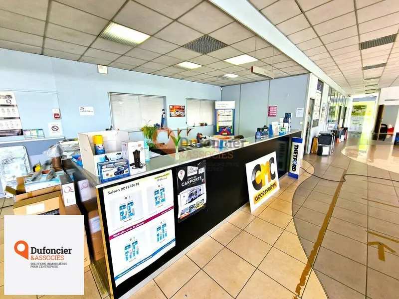 Local Commercial à vendre - Migné-Auxances (86440) - 950 m²