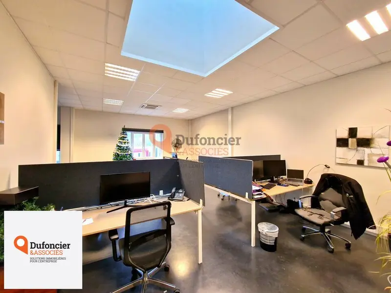 A vendre Bureaux 153.5m² Saint-Benoît