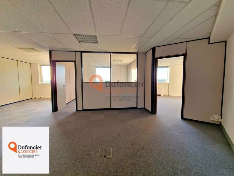 Bureau à louer - Chasseneuil-Du-Poitou (86360) - 129 m² - 1 189 €/mois