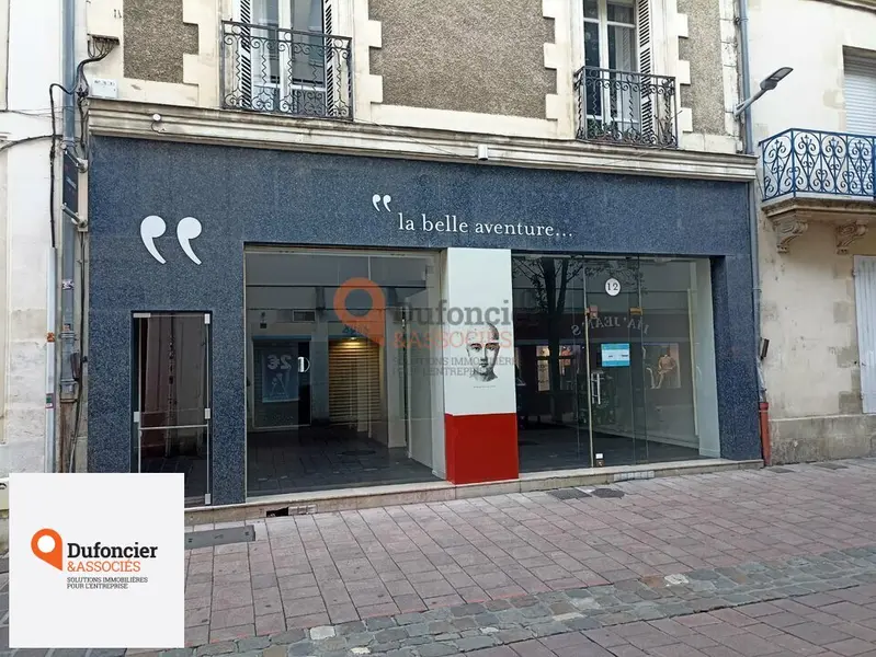A vendre Local commercial  117m² Poitiers