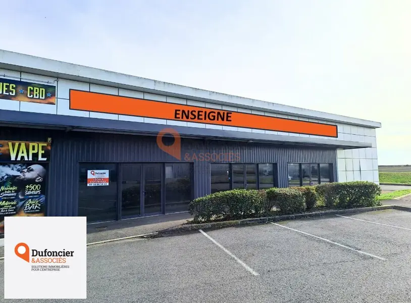 A louer Local commercial  352m² Neuville-de-Poitou