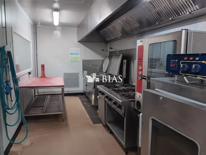 Local Commercial à louer - Ablon (14600) - 300 m² - 2 050 €/mois